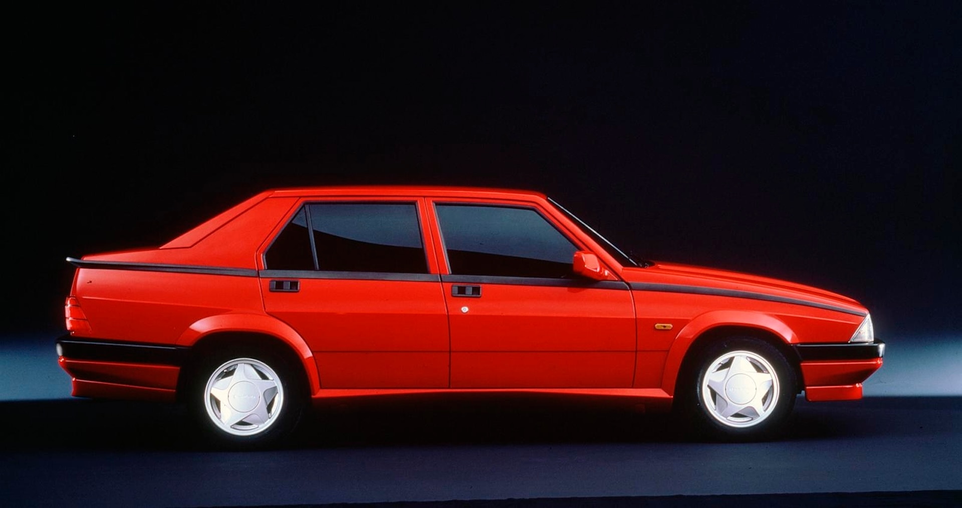 Alfa Romeo 75: 40 anni ruggenti - Ruoteclassiche