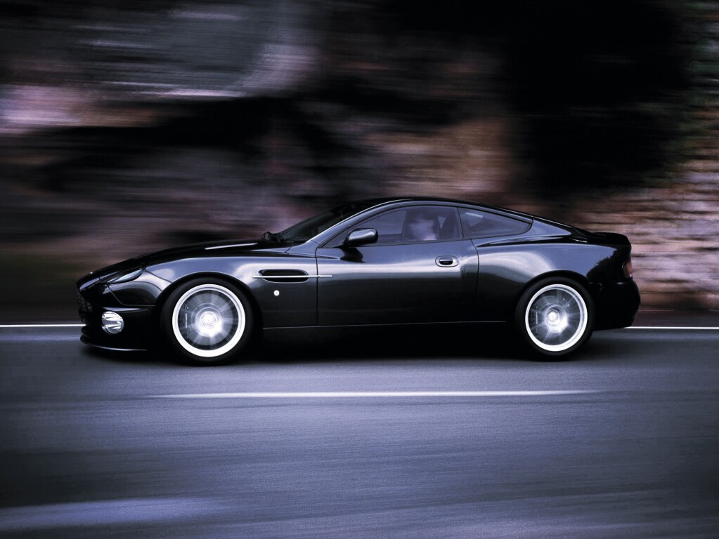 Aston Martin V12 Vanquish  S (2004)