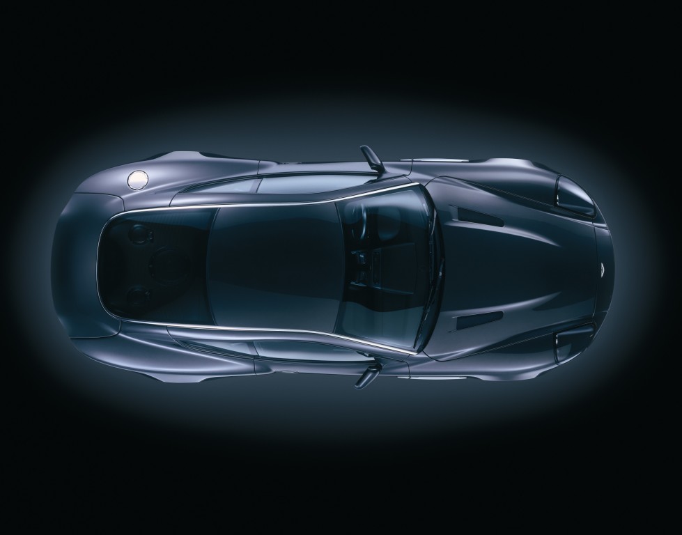 Aston Martin V12 Vanquish  S (2004)