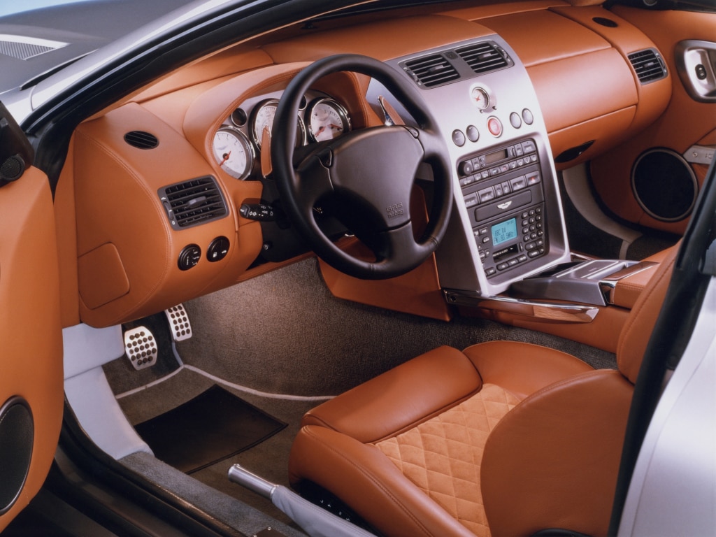 Aston Martin V12 Vanquish  (2001)