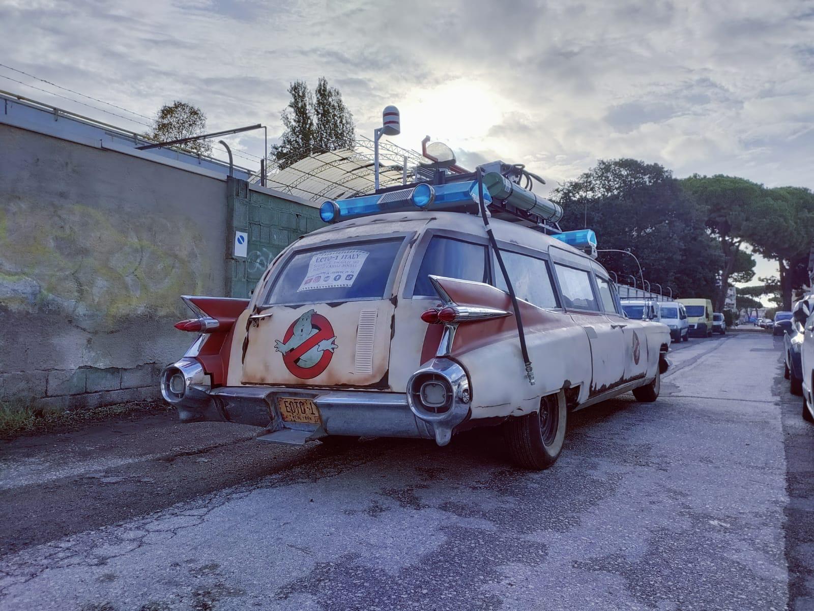 Cadillac Miller-Meteor Futura: Ecto 1 Ghostbusters Tribute Car_5