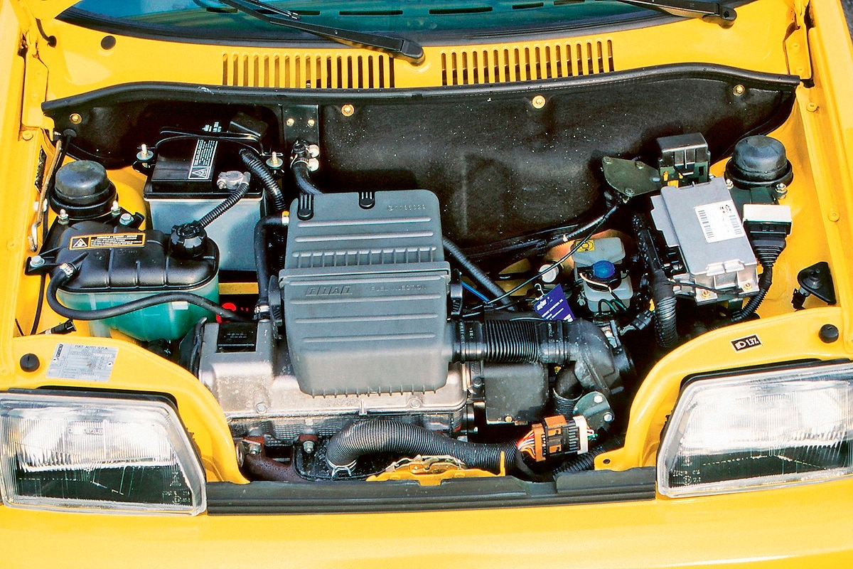 Piccole bombe italiane: Fiat Cinquecento Sporting, divertimento formato mignon - Immagine #4