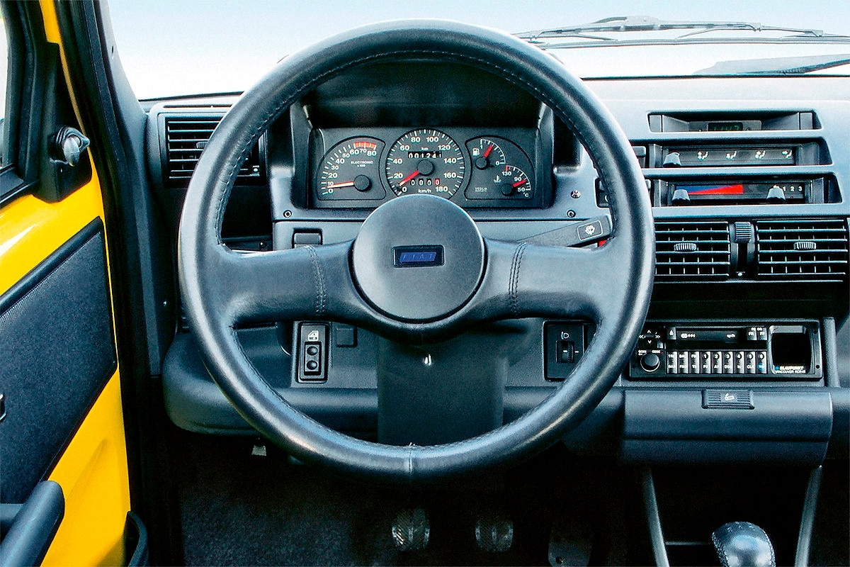 Piccole bombe italiane: Fiat Cinquecento Sporting, divertimento formato mignon - Immagine #3