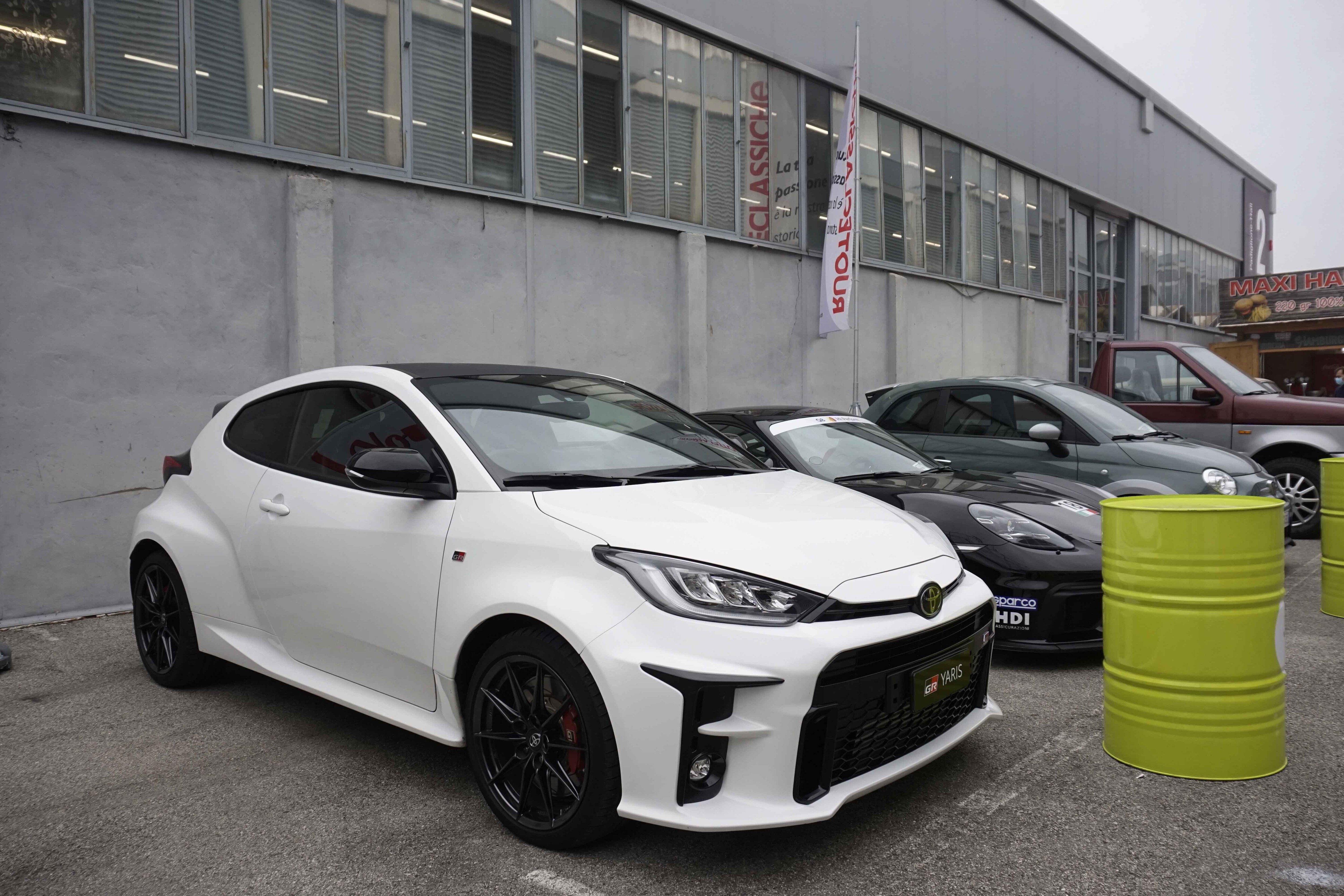 Le finaliste del contest Future Classic of the Year: Toyota Yaris GR, Porsche 718 Cayman GT4, Abarth 695 70° Anniversario