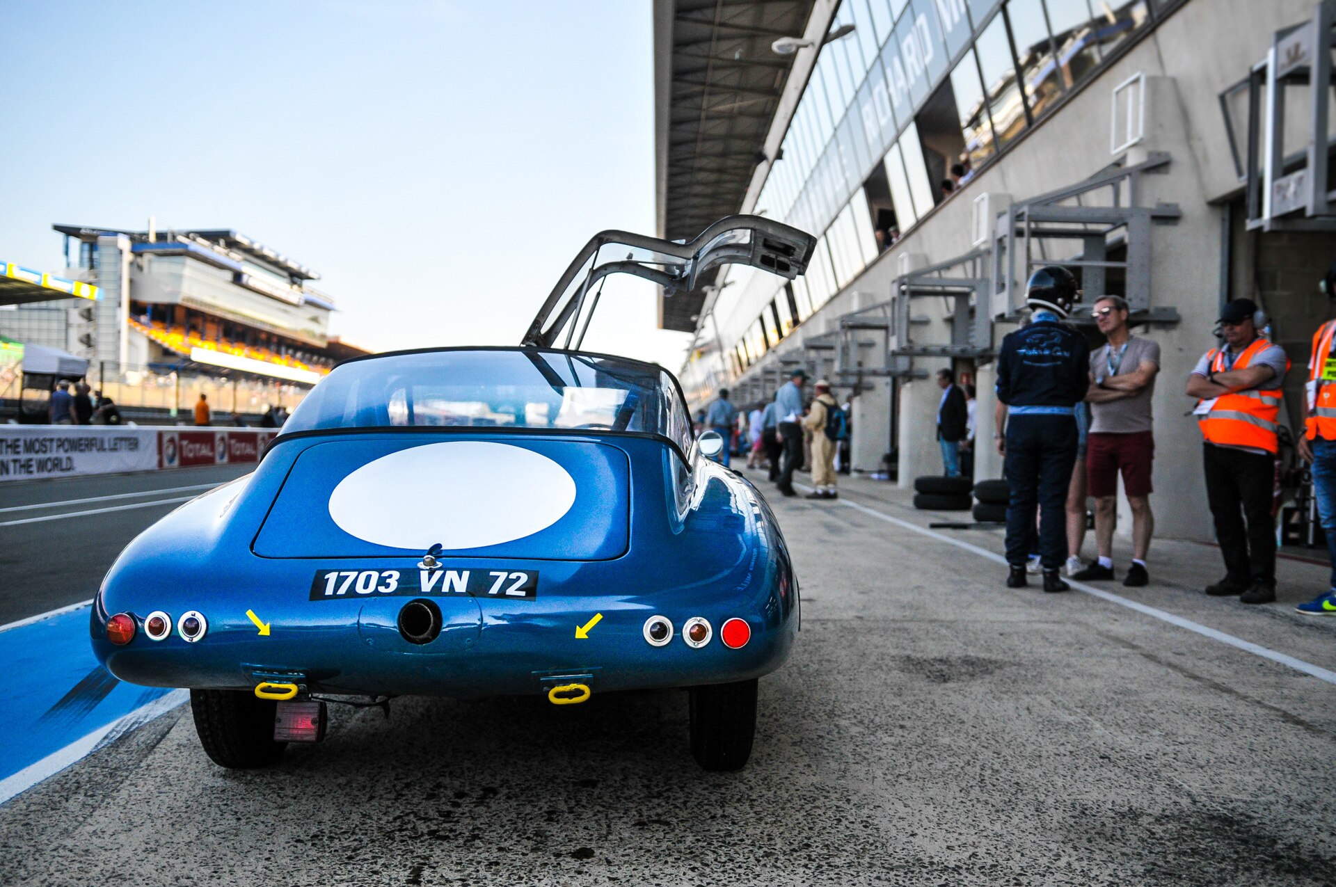 LMC2018 0103