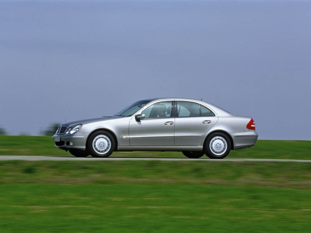 Mercedes-Benz W211: neoclassicismo tedesco (parte I) - Ruoteclassiche