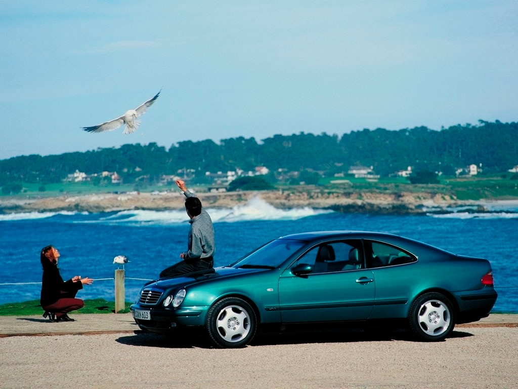Mercedes-Benz CLK 320: lo stile degli anni 90 - Immagine #2