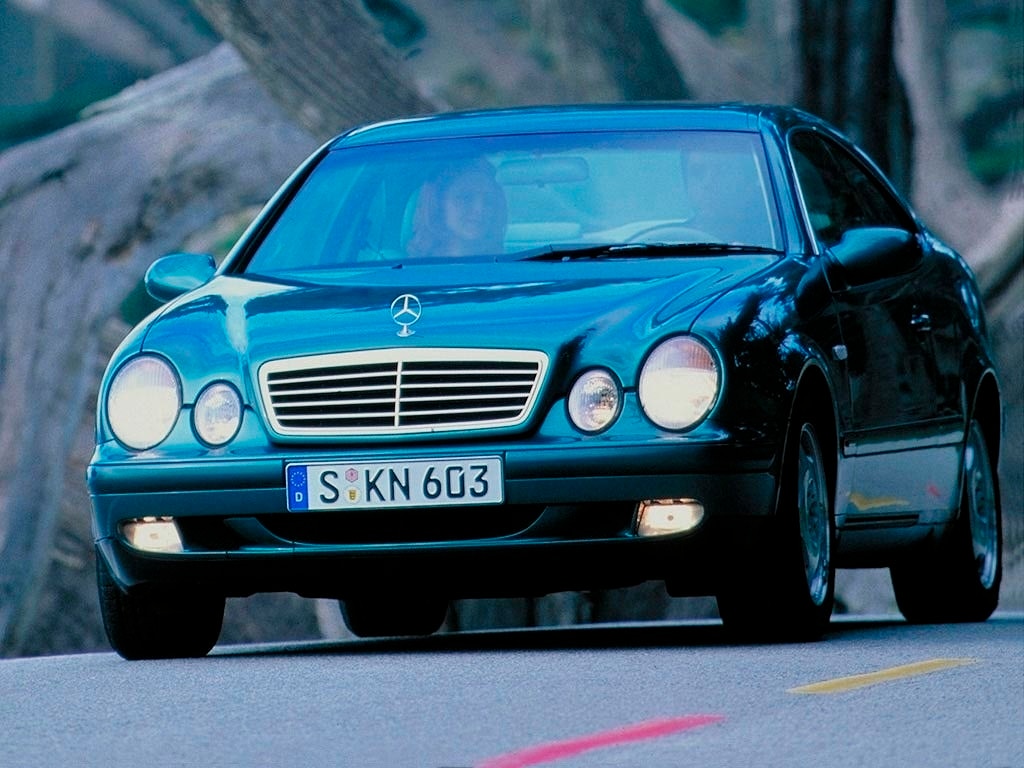 Mercedes-Benz CLK 320: lo stile degli anni 90 - Immagine #4