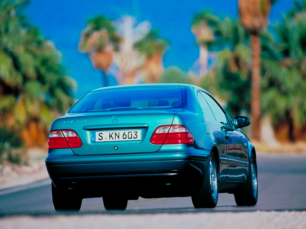 Mercedes-Benz CLK 320: lo stile degli anni 90 - Immagine #1