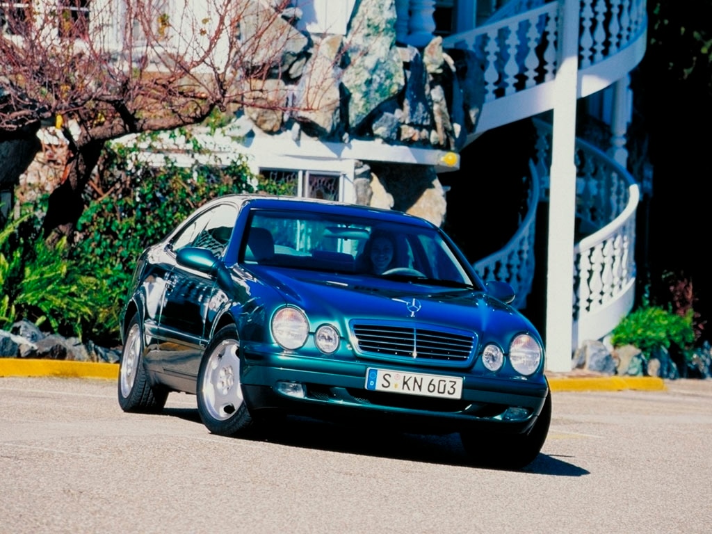 Mercedes-Benz CLK 320: lo stile degli anni 90 - Immagine #8