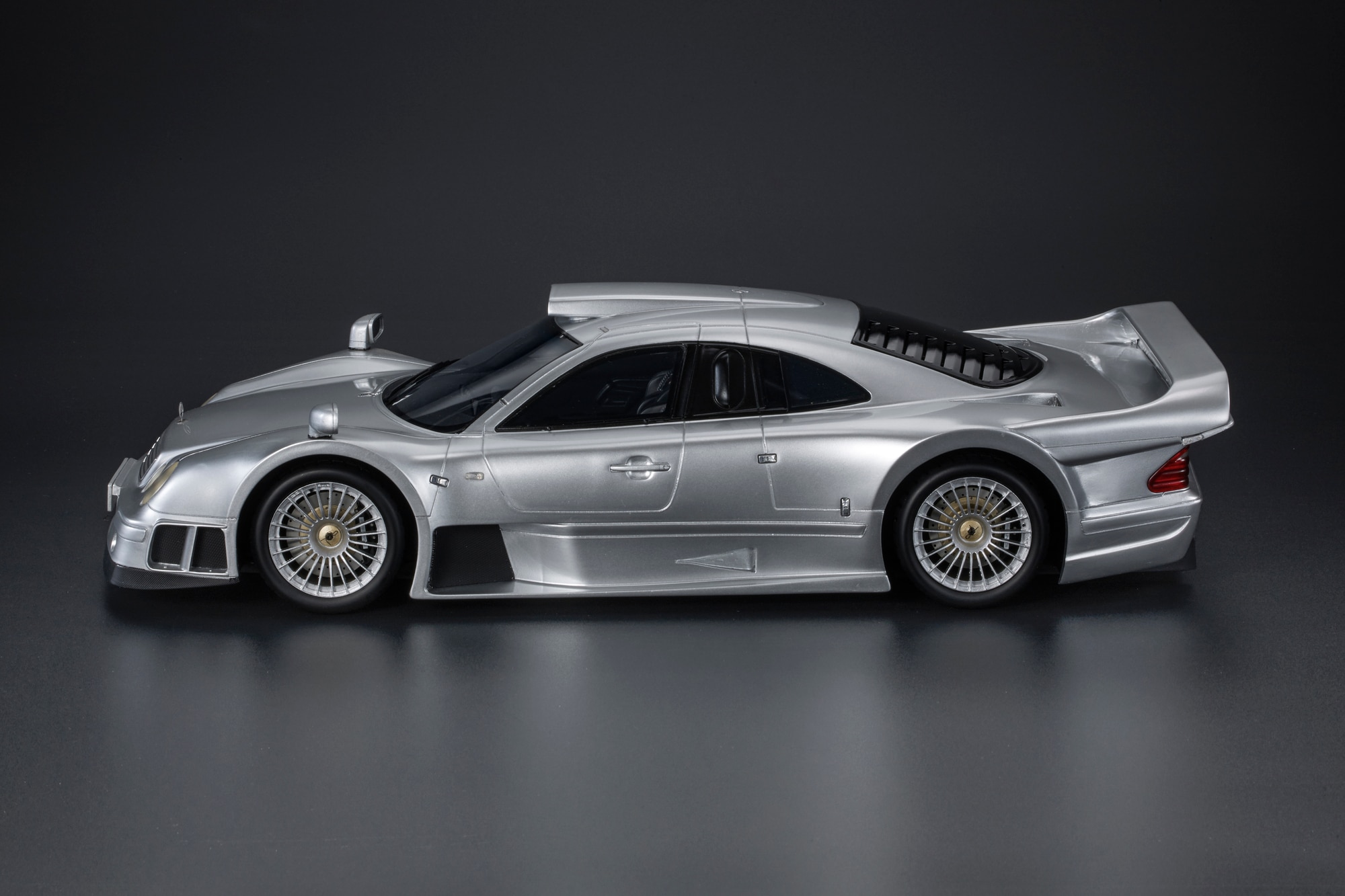 Modellino Mercedes CLK GTR (1998)_2694