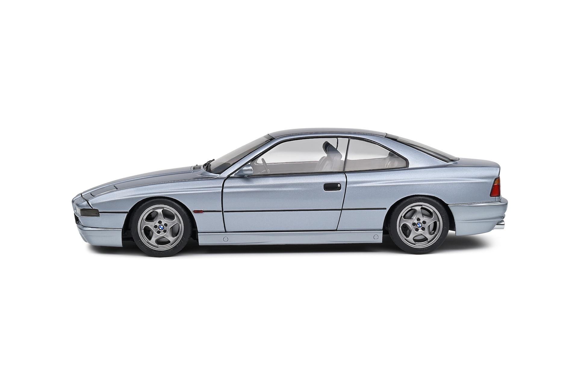 BMW 850 CSi, capolavoro in miniatura - Immagine #1