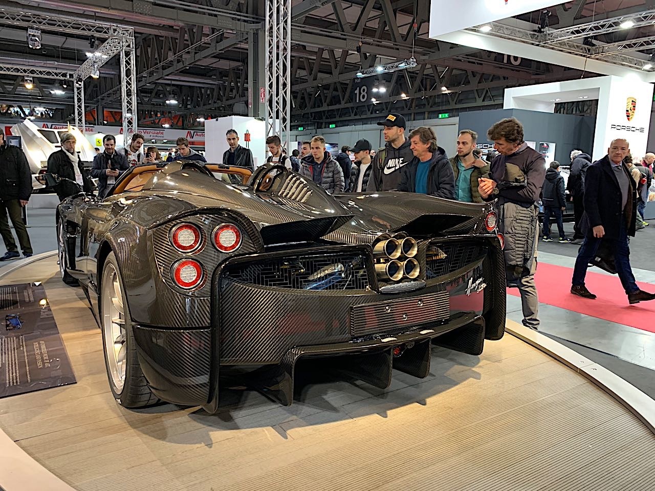 A Milano AutoClassica la Pagani festeggia i 20 anni della Zonda - Immagine #12