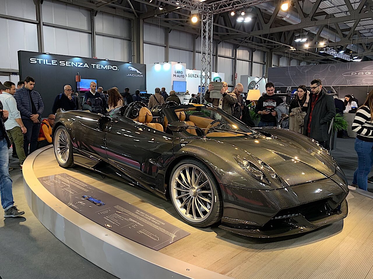A Milano AutoClassica la Pagani festeggia i 20 anni della Zonda - Immagine #9