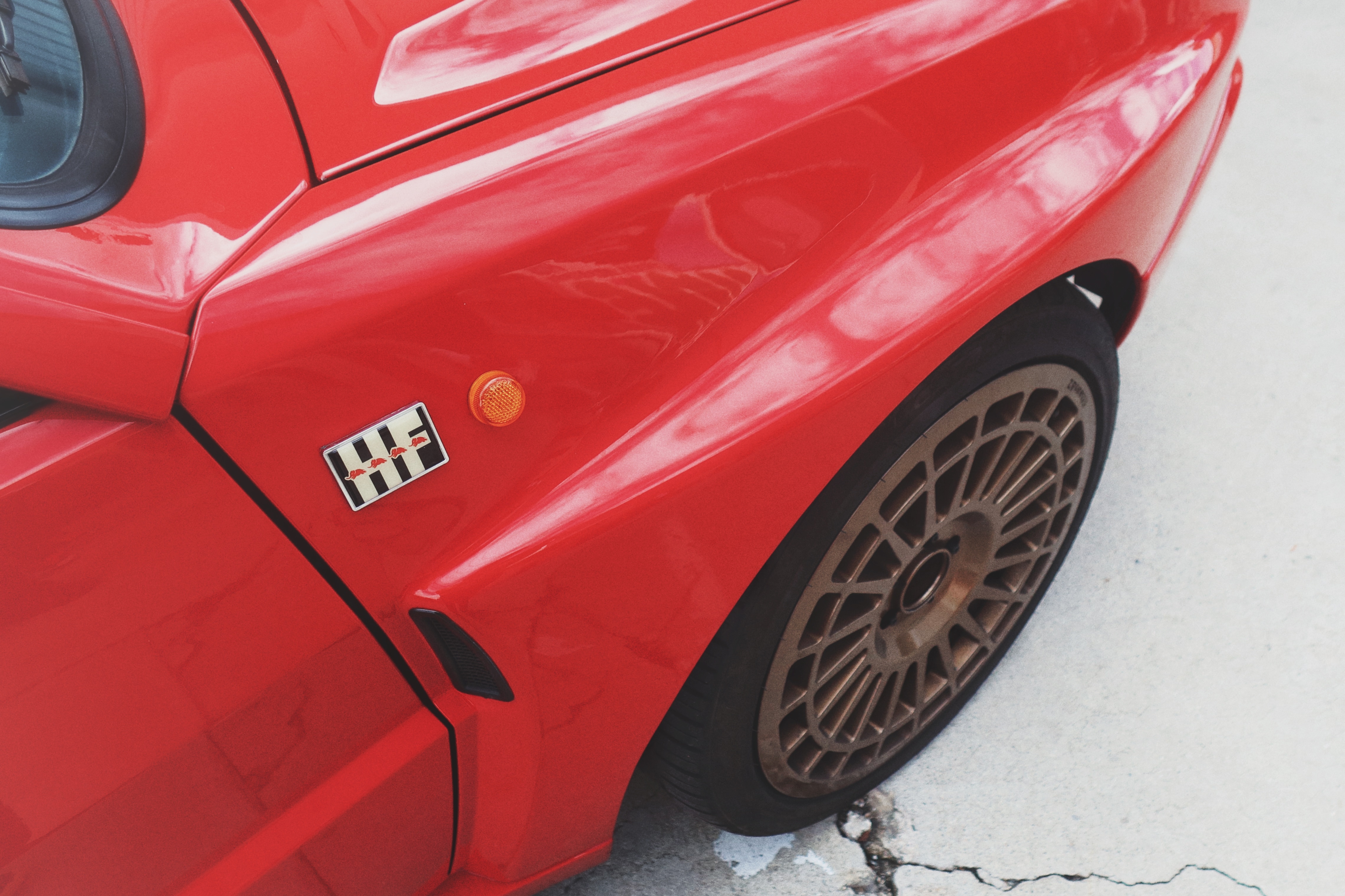 Una Lancia Delta al Race Service, poliedrico ritrovo degli appassionati di auto storiche e youngtimer a Los Angeles