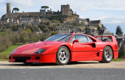 Ferrari in borsa: meglio le azioni o una Rossa storica?