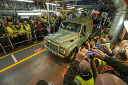 Land Rover: prodotta l'ultima Defender