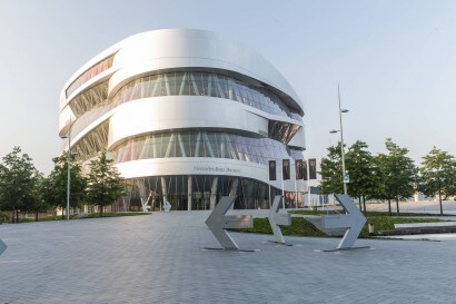 Pax Romana tra Mercedes e BMW per i 100 anni della Casa bavarese