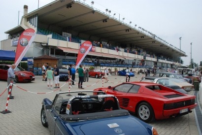 Défilé di gioielli storici con il campionissimo Varenne