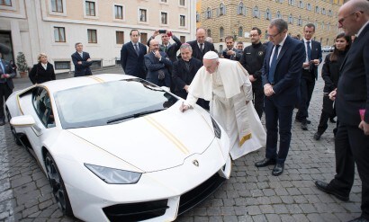 All’asta la Lamborghini di Papa Francesco