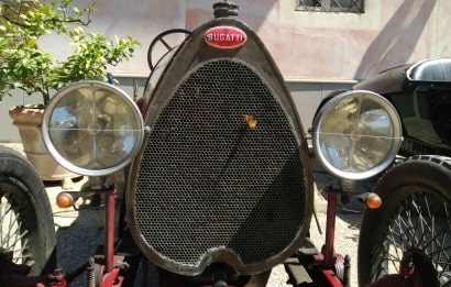 Le Bugatti alla Corte del Saracino