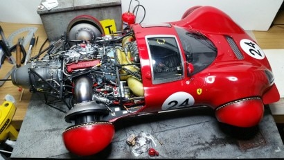 Ferrari e Bugatti? Retrofuturiste e volanti