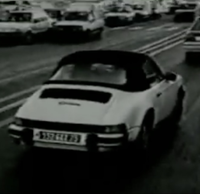 Guidare una Porsche 911 Carrera Cabriolet, ma piano...