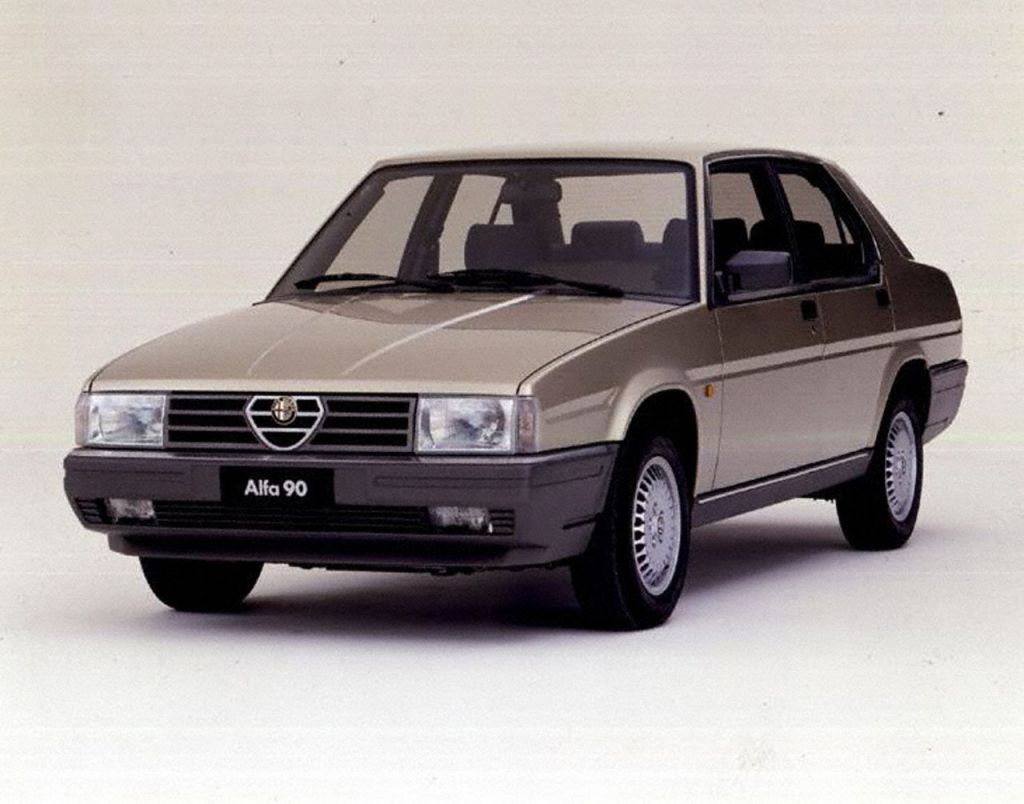 Alfa Romeo 90: meccanica classica e stile moderno - Ruoteclassiche