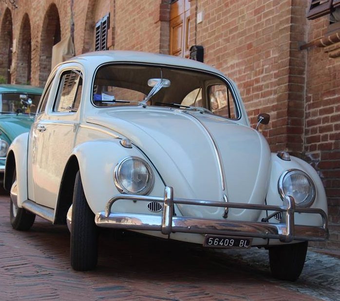 Maggiolino in festa a Staggia Senese