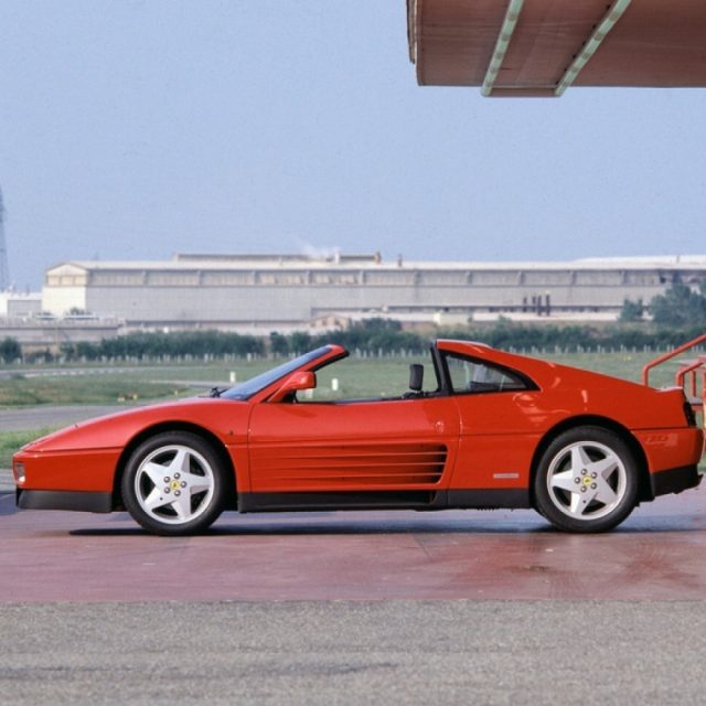 Ferrari 348, una rossa in cerca di riscatto