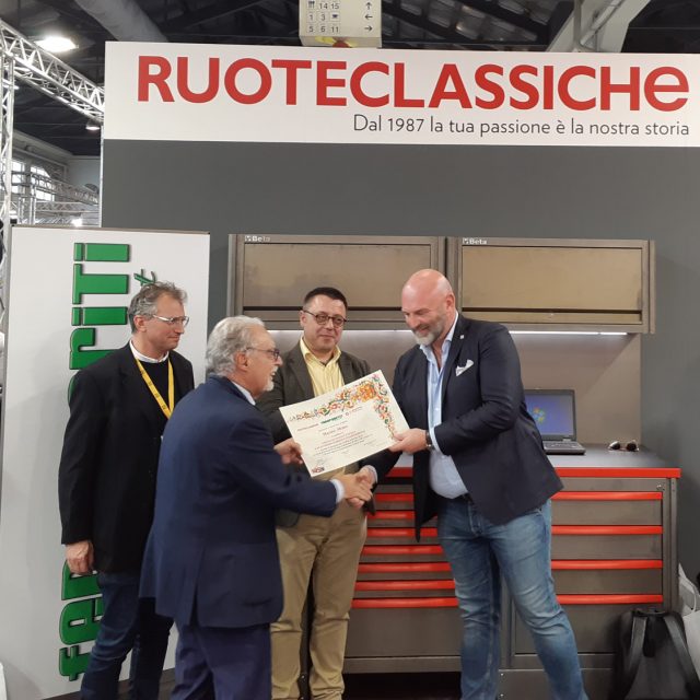 Federperiti: Ruoteclassiche consegna i diplomi a Padova