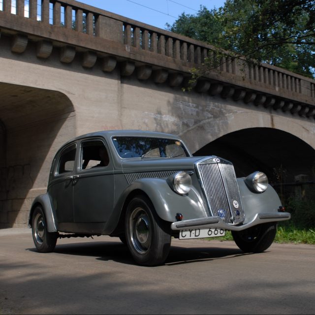 Lancia Aprilia, signora torinese a spasso per la Svezia