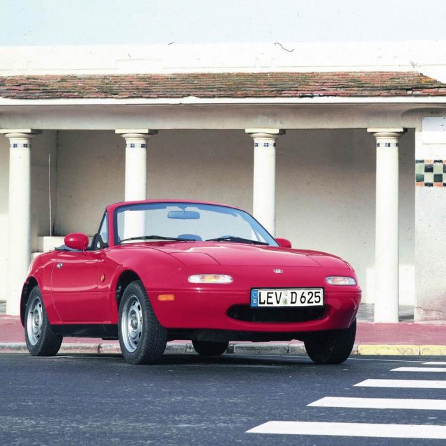 Mazda MX-5, trent'anni con il vento nei capelli