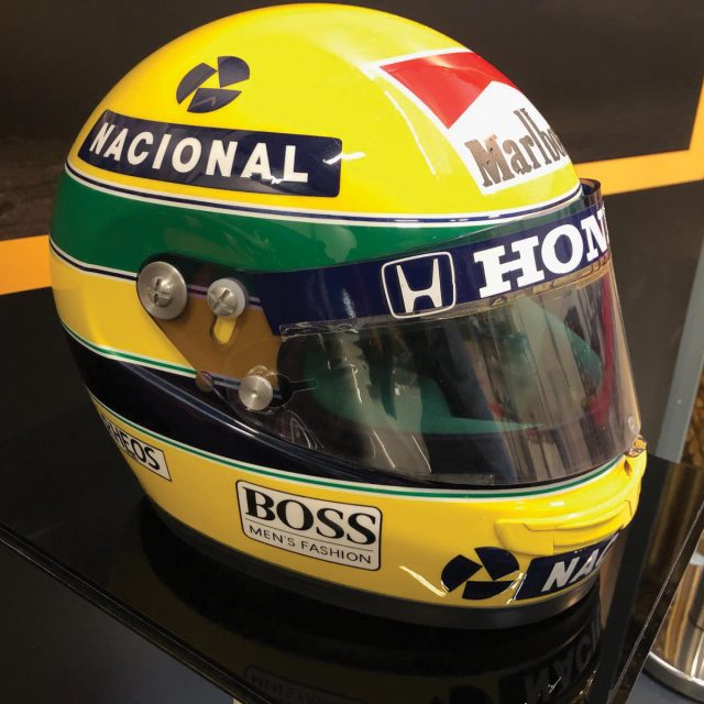 Retromobile, aste: Senna vince la gara dei caschi