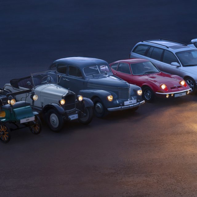 Opel, da 120 anni... sotto le luci della ribalta