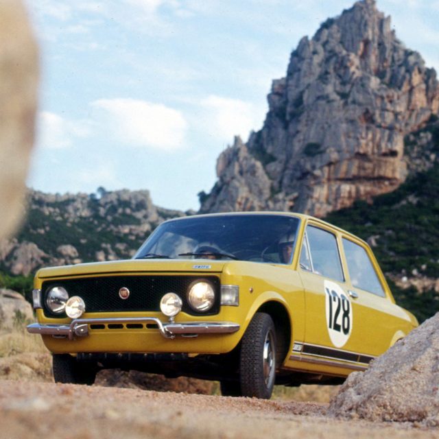 Fiat 128 Rally, c'è una piccola peste da corsa in città