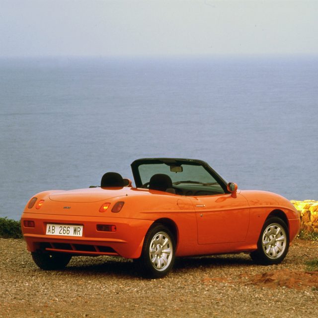 Fiat Barchetta, una due posti tutta da scoprire