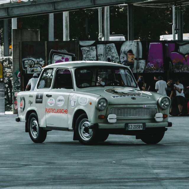 Trabantiamo, da Torino a Berlino con una Trabant