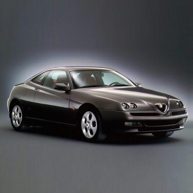 Alfa Romeo GTV, una coupé da far girare la testa