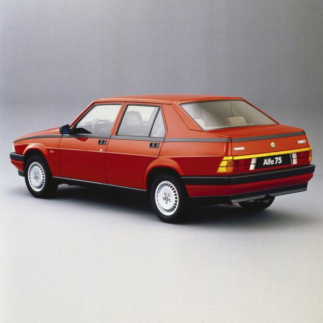 Alfa Romeo 75: è lei l'ultima vera Alfa?