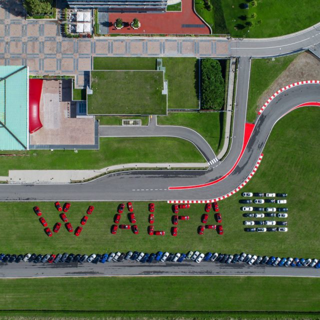 GP di Monza: le immagini del flash mob al Museo Alfa