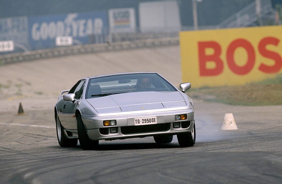 Lotus Esprit SE turbo, inglese dall’animo corsaiolo