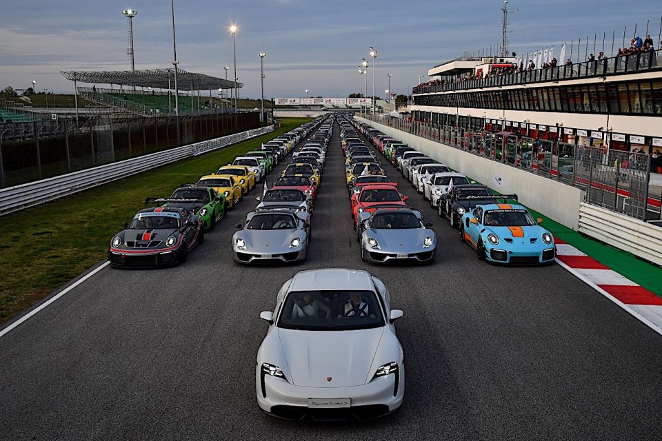 Porsche Festival 2019: parata record, con 1142 auto