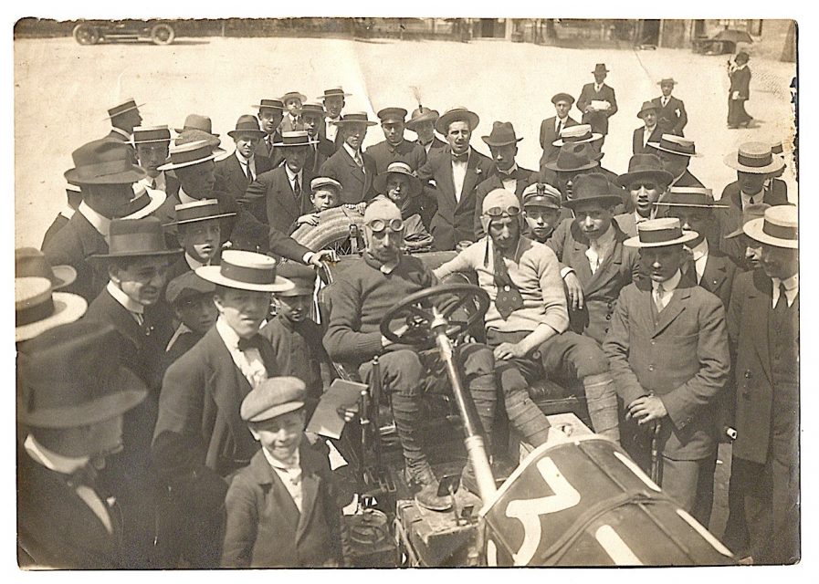 Cent’anni fa scompariva il marchio De Vecchi