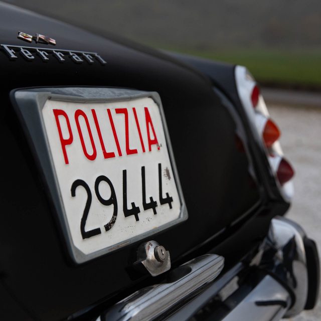 La Ferrari 250 GT 2+2 della Squadra Mobile è in vendita