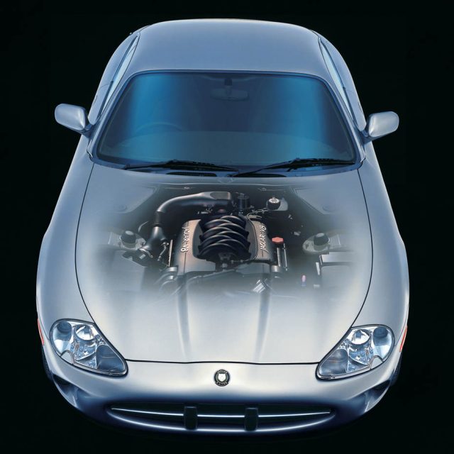 Jaguar XK8 e XKR: la sensualità del giaguaro