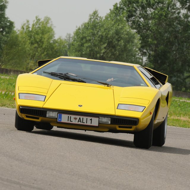 Lamborghini Countach, voce del verbo osare