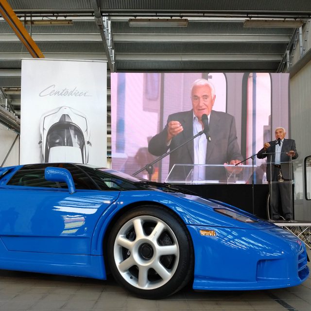 Bugatti Automobili: i 30 anni della “Fabbrica Blu”