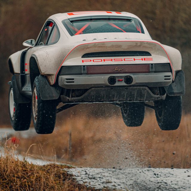 Singer fa saltare le Porsche!