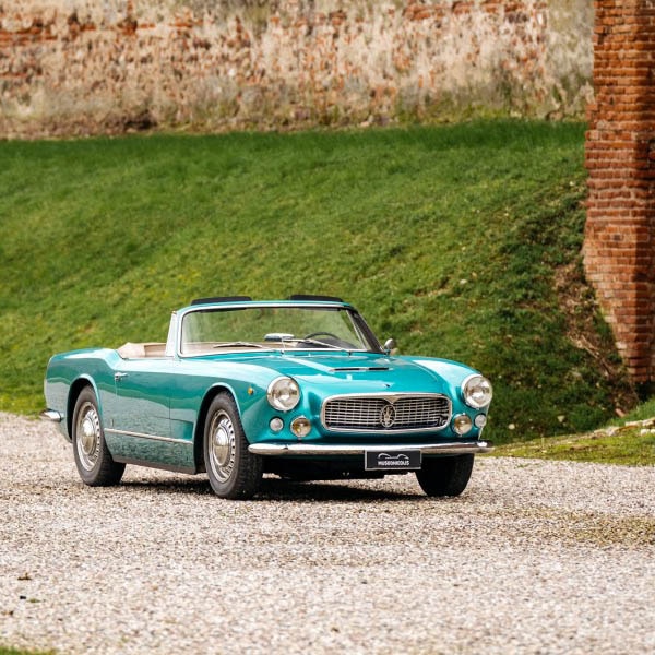 Maserati Fuoriserie, lo shooting con le auto del Museo Nicolis.